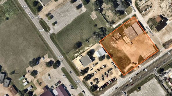 For Lease | Retail Center | ± 10,220 SF Available: 2308 E STATE HIGHWAY 21, Bryan, TX 77803